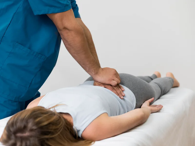 How Schomaker Chiropractic Clinic treats hip pain in Elk River