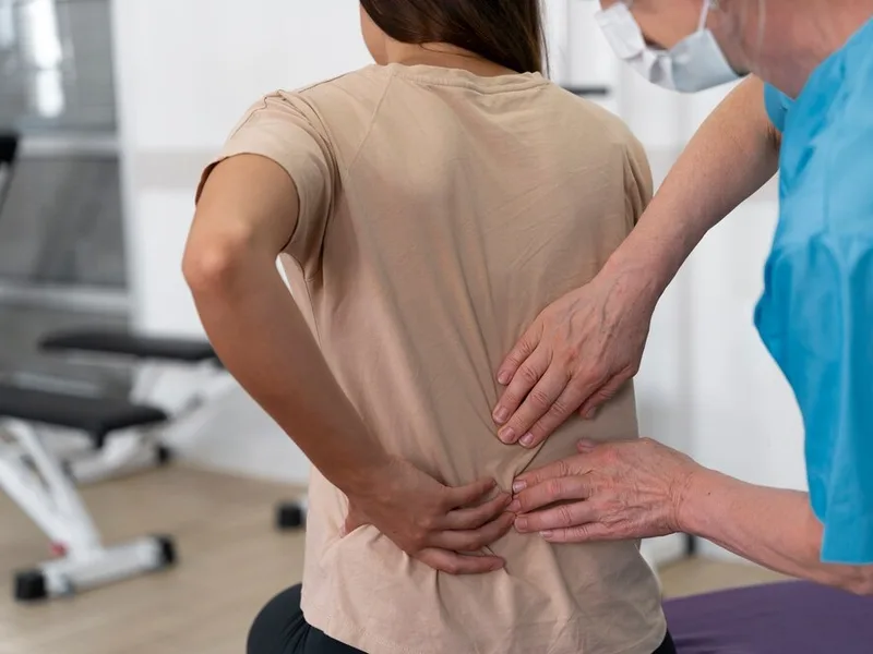 How Schomaker Chiropractic Clinic treats sciatica in Elk River